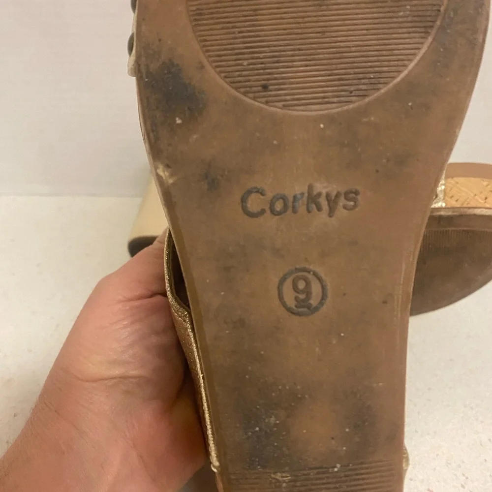 Corkys metallic gold